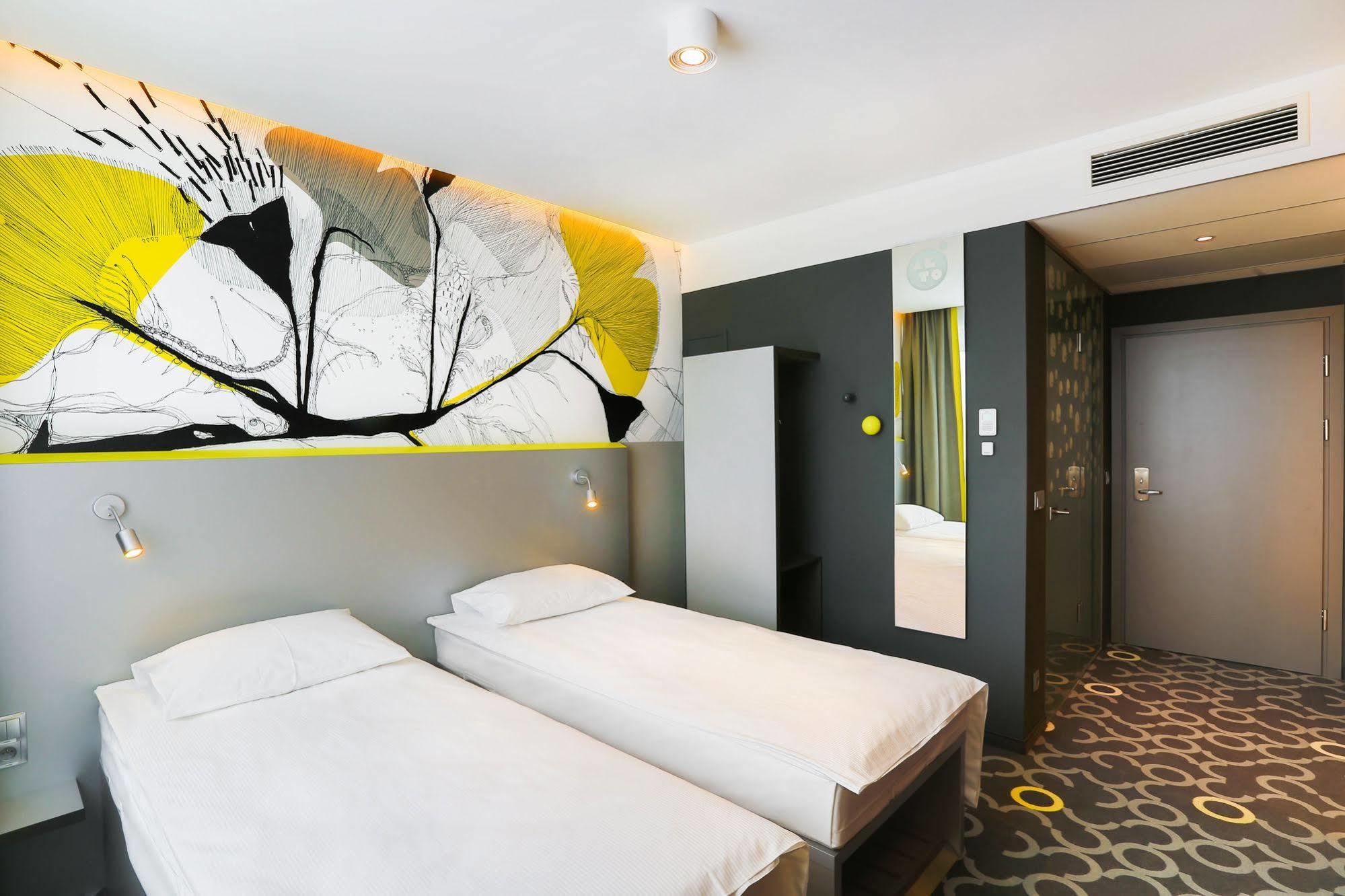 Qubus Hotel Zory Exterior photo